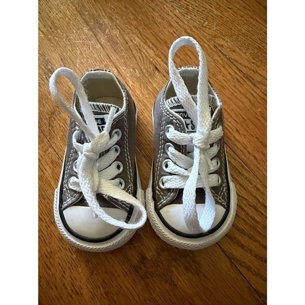 Converse Kids Gray Canvas Low-Top Sneakers with White Accents Size 2